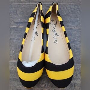 New Lillybee U Iowa Hawkeye Women's Striped Flats with Shoe Clips sz 7